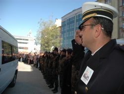 Polisler gözyaşı döktü